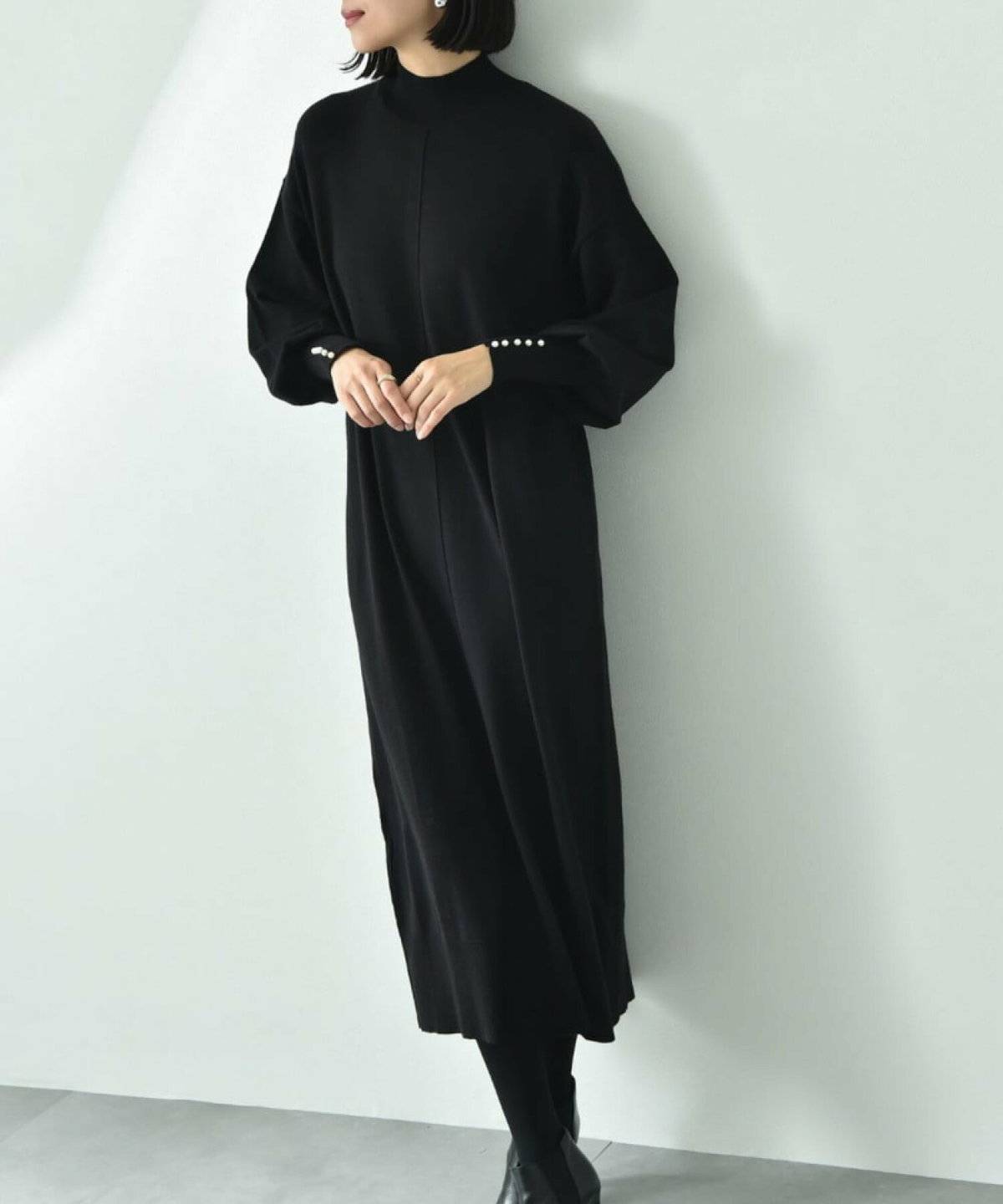 ワンピースコーデの女性