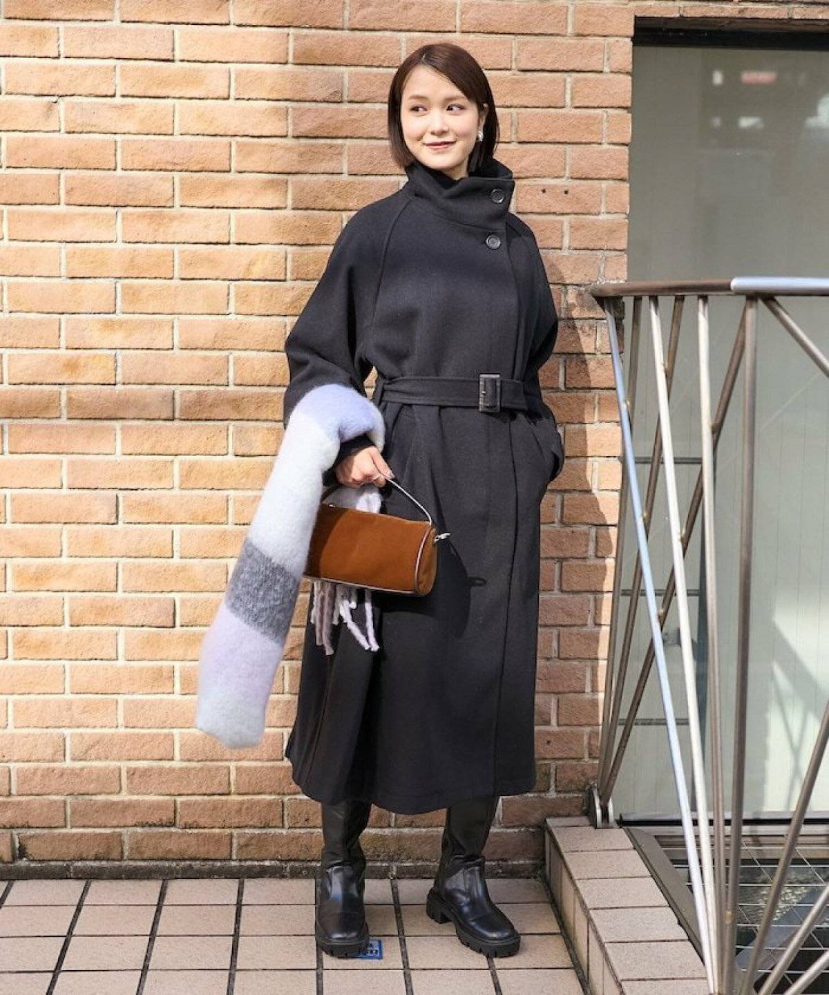 ワンピースコーデの女性