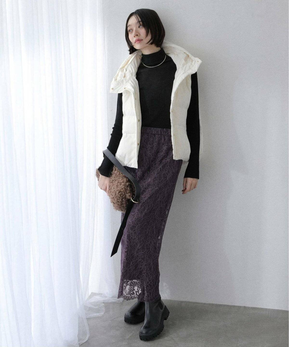 スカートコーデの女性