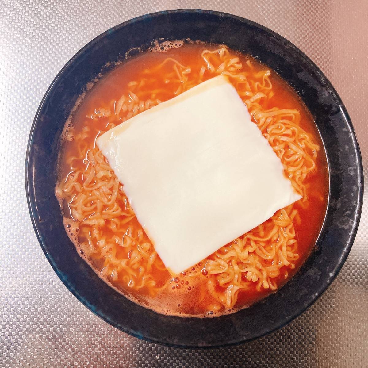 チキンラーメン公式の「ニンニクトマチキ」のレシピ