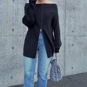 肌見せバランスが絶妙……！大人っぽく上品に仕上がる「ダブルファスナーオフショル」