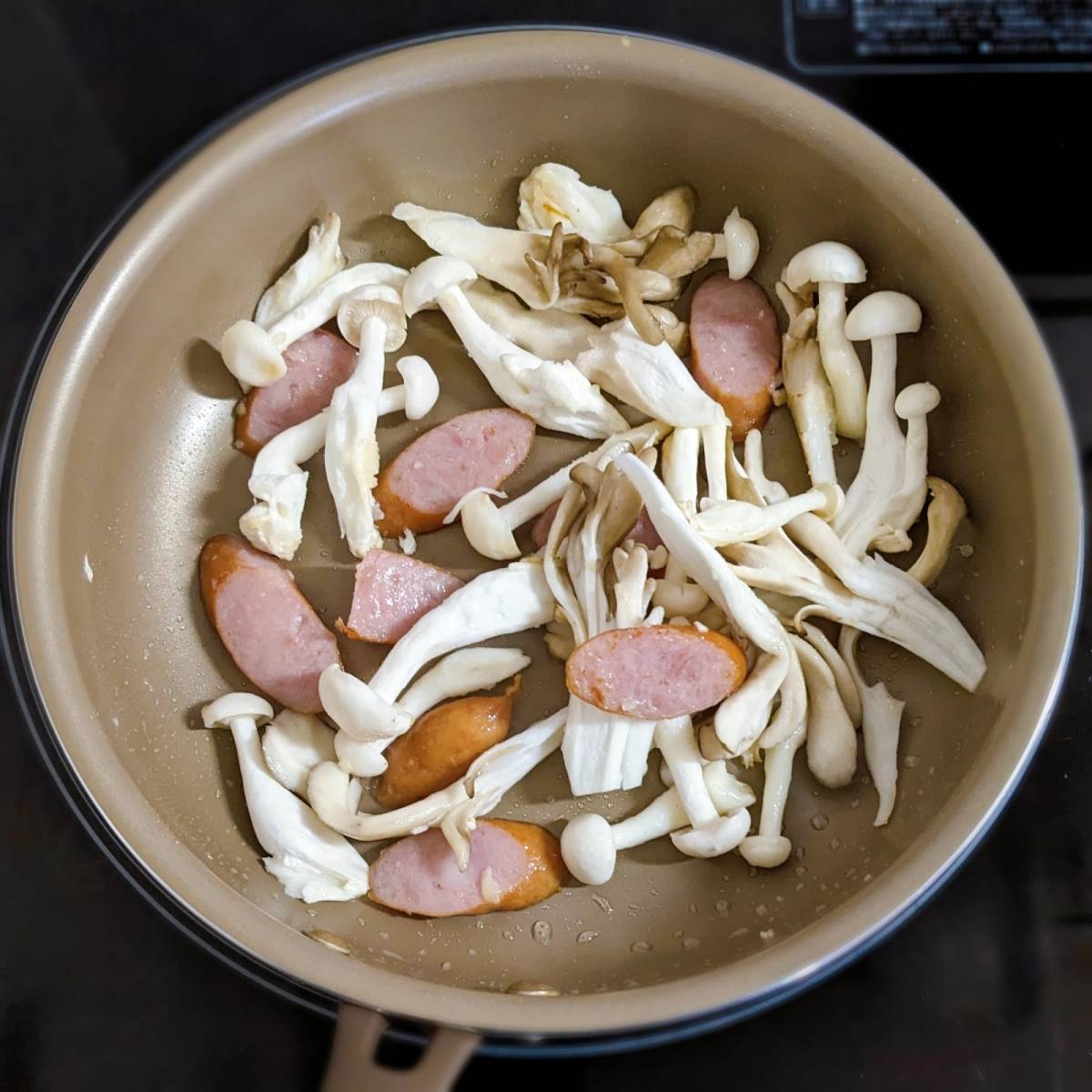 永谷園公式の「きのこのクリームパスタ」のレシピ