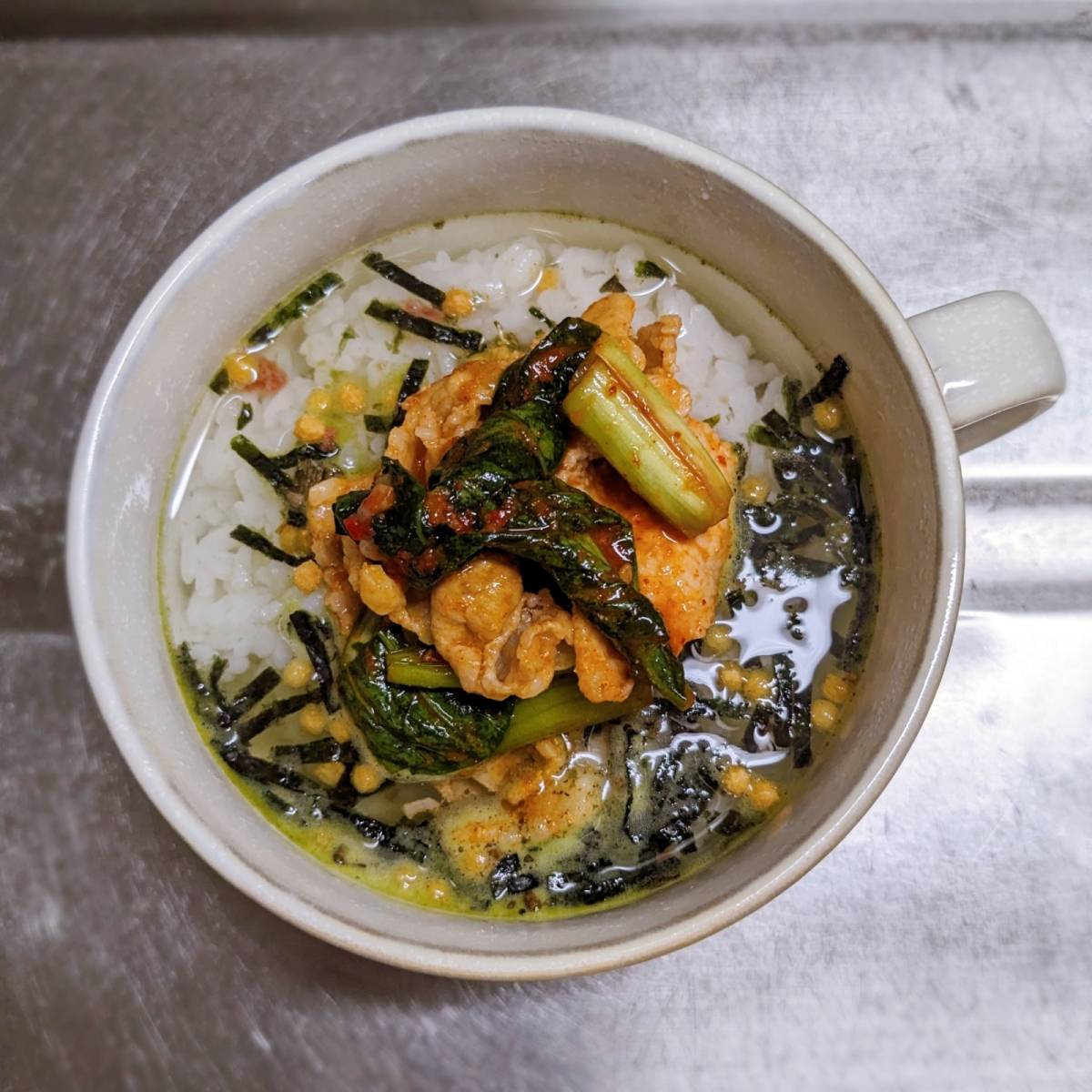 永谷園公式の「豚キムチでスタミナ茶づけ 〜めざまし茶づけ〜」のレシピ