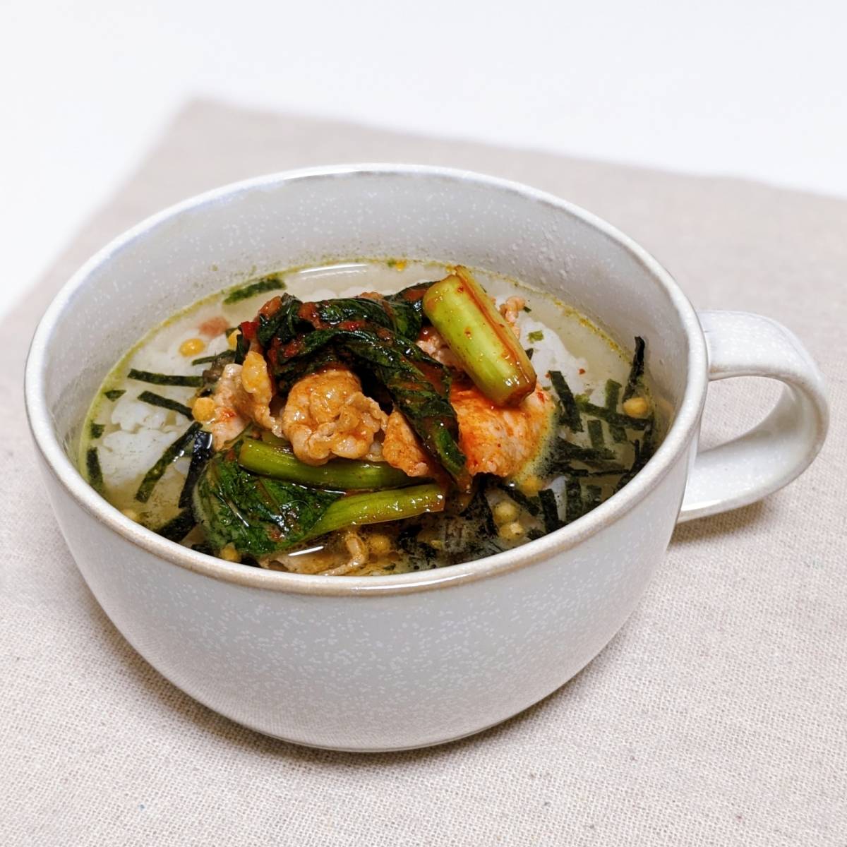 永谷園公式の「豚キムチでスタミナ茶づけ 〜めざまし茶づけ〜」のレシピ