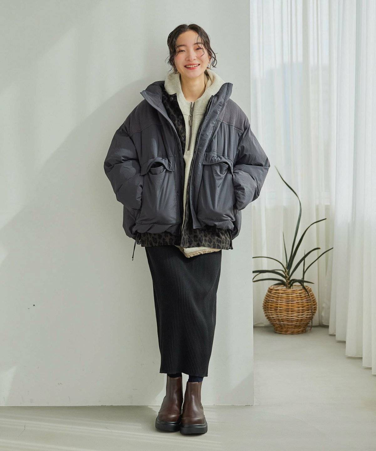 パーカーを着た女性