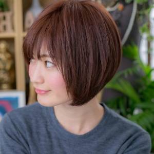  シンプルな丸みボブ 