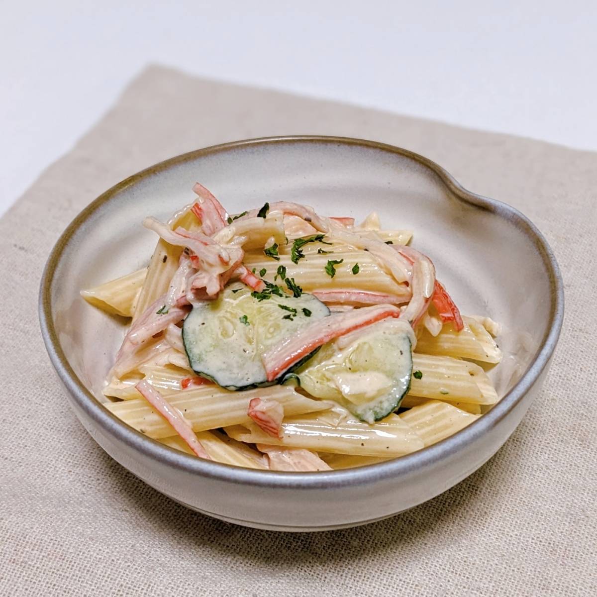 いちまさ公式の「たっぷりカニかまのマカロニサラダ」のレシピ