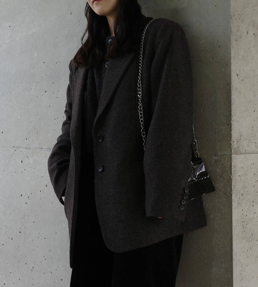 ブラウンのオーバーサイズジャケットコーデ