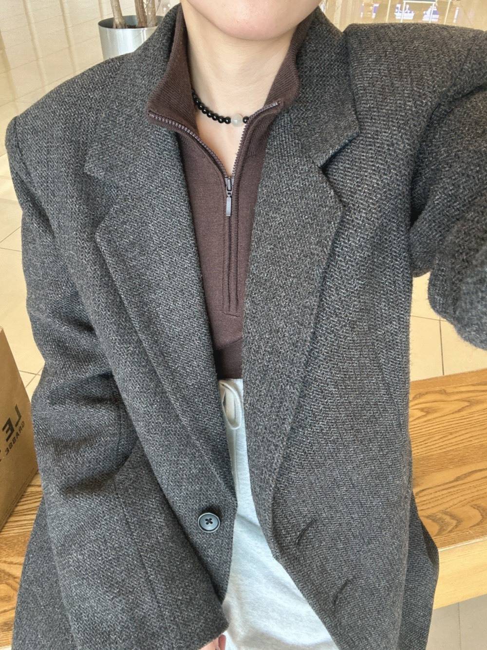 ブラウンのオーバーサイズジャケット