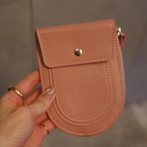 アクセサリー感覚で使える♪これ一つでお出かけ準備完了「ajew」Function Wallet Case