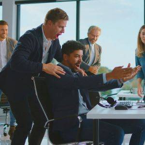 これが成功するイケオジです。世渡り上手な40代50代男性の仕草5選