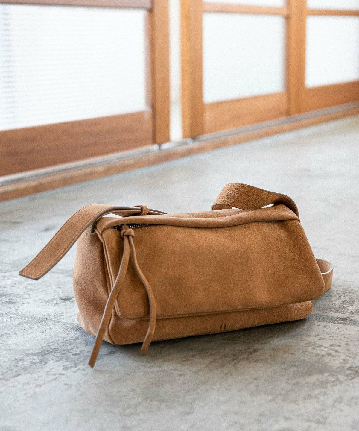 niko and ... オリジナルレザーフラップポケットショルダーバッグ