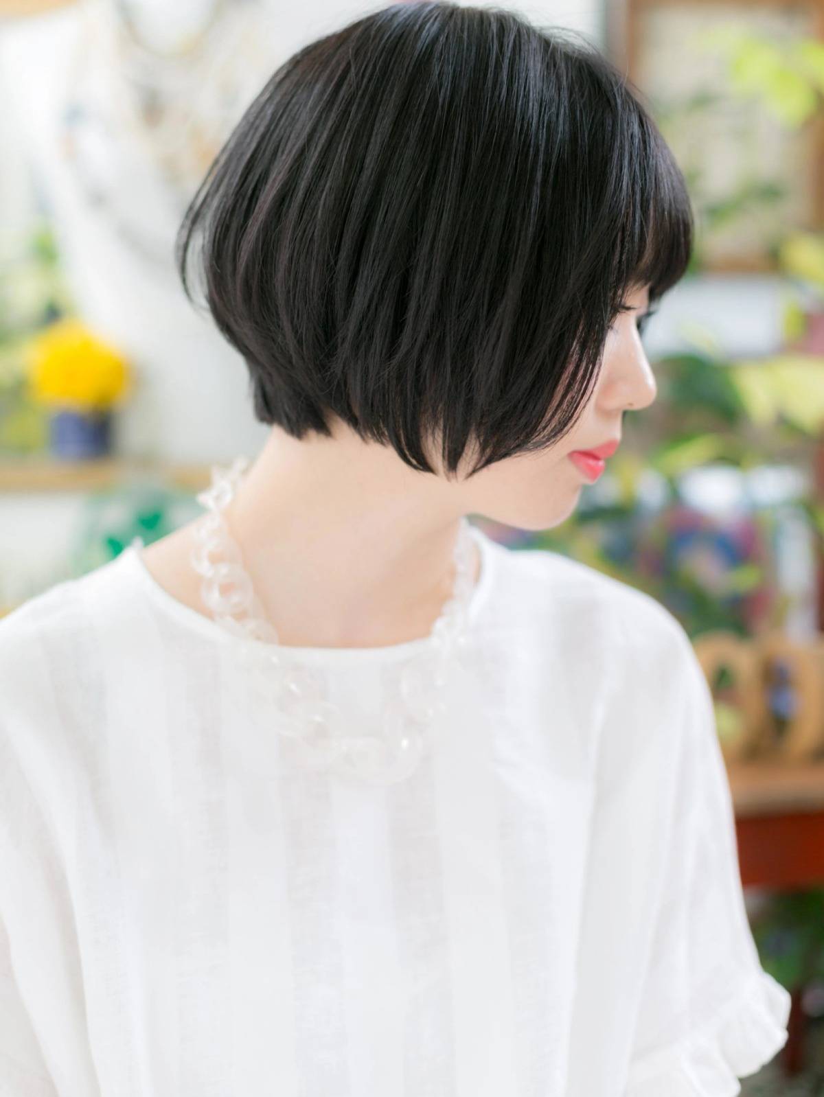 暗髪シンプルショート