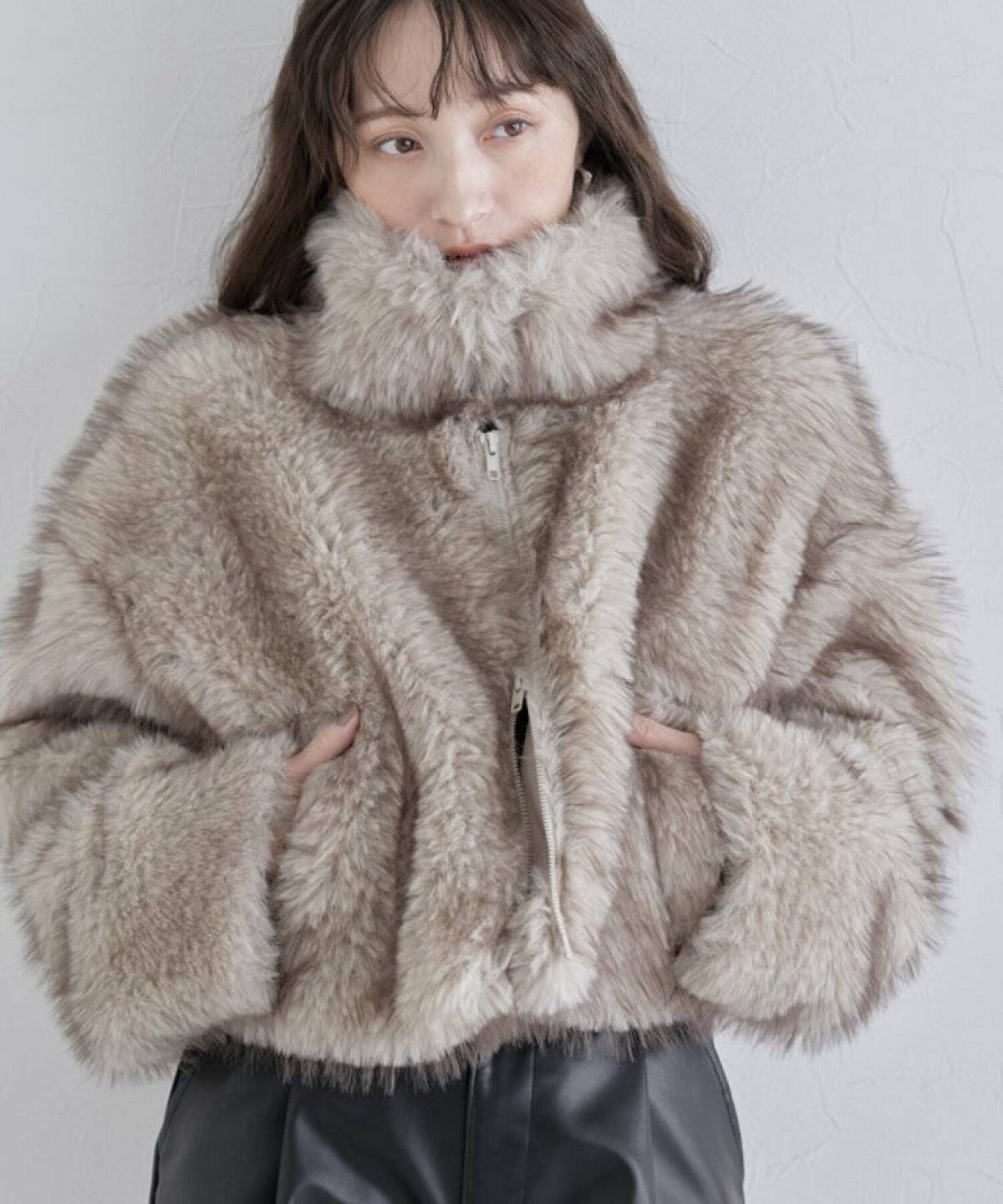 冬コーデの女性