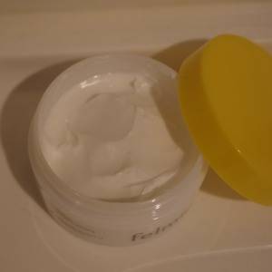 濃いメイクもとろけるように落ちる。やさしさ重視派にも「フェルミュー」発光クレンジング