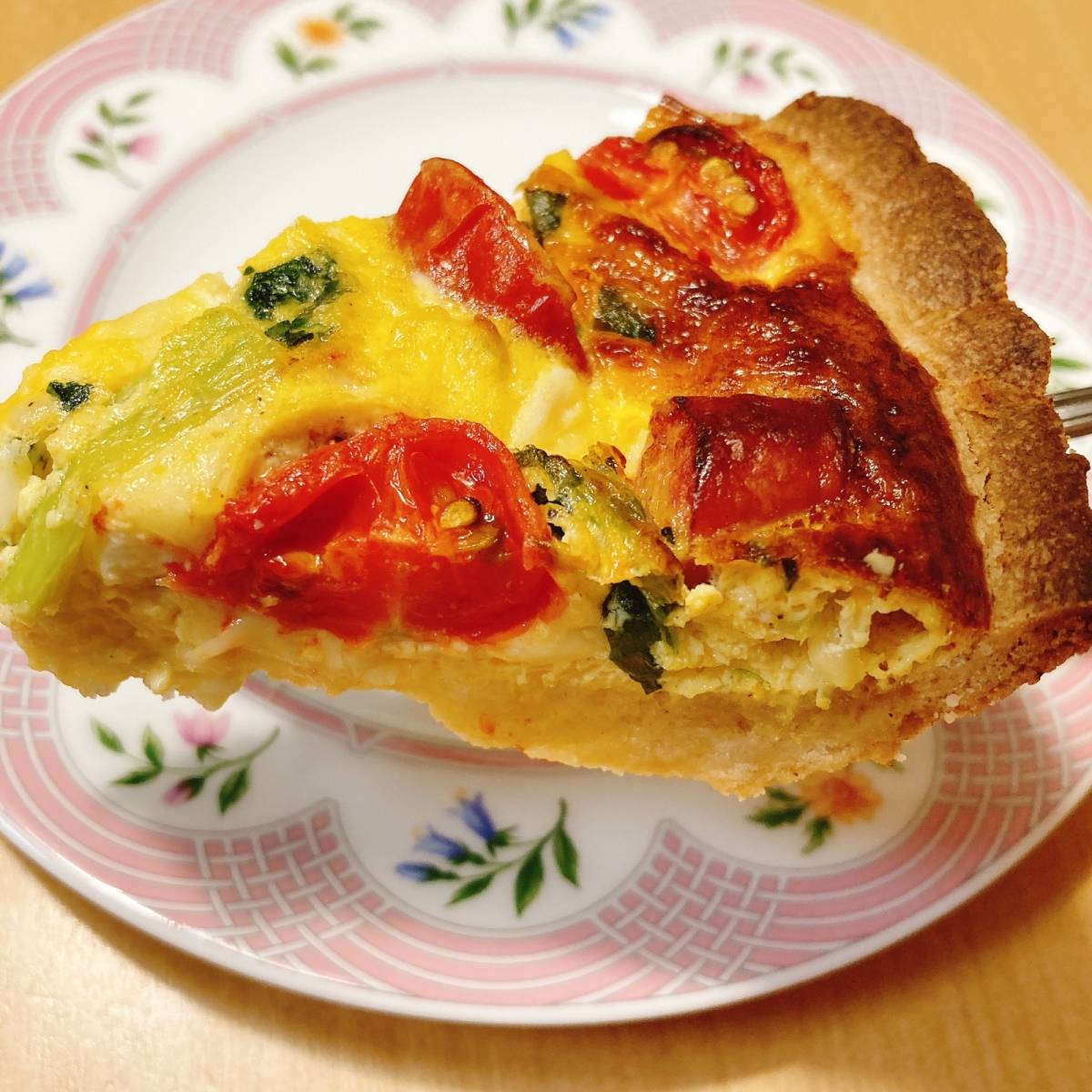 森永公式の「ほうれん草とベーコンのキッシュロレーヌ」のレシピ