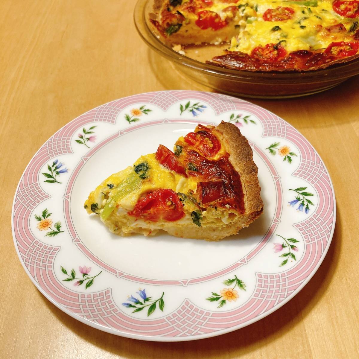 森永公式の「ほうれん草とベーコンのキッシュロレーヌ」のレシピ