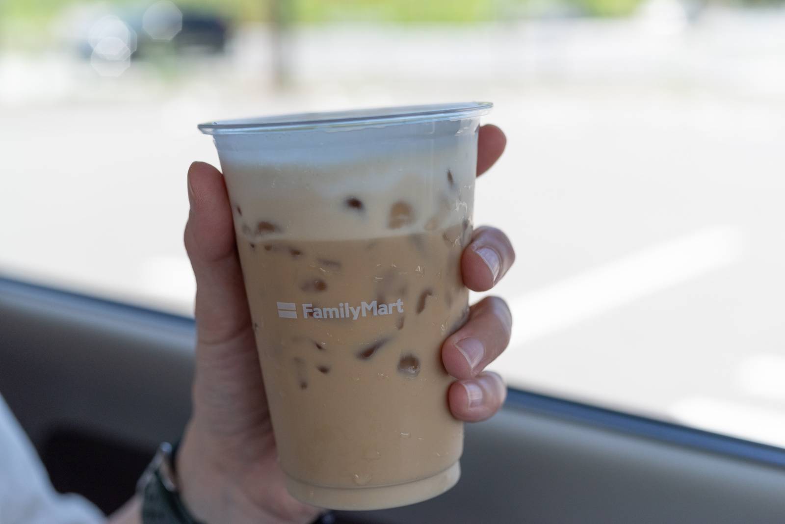 車 健康運 下がる 飲みかけのドリンク