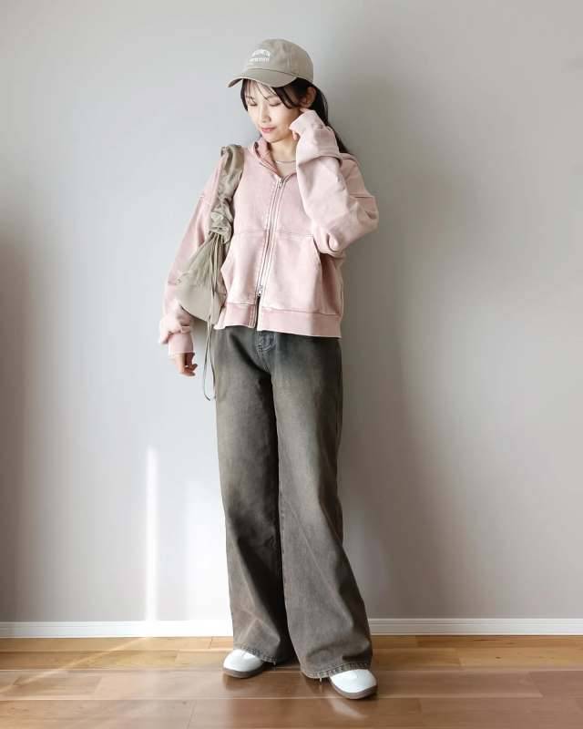 ピンクのパーカーを主役に♡