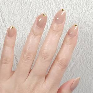  極小ハートのジェルネイル 