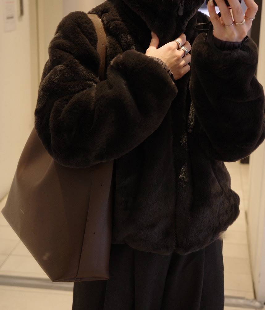 LECCPROJECTの「Log Big Hobo Bag」