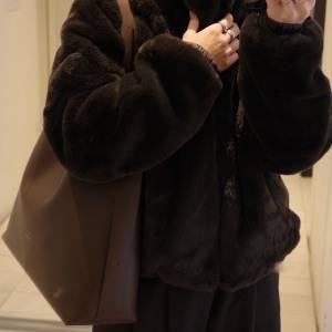 計算づくのこなれ感が完成。大きいのに重く見えない「LECCPROJECT」ホーボーバッグ