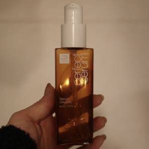 ダメージ毛にツヤが宿る。ベタつかずしなやか「ミジャンセン」パーフェクトセラム