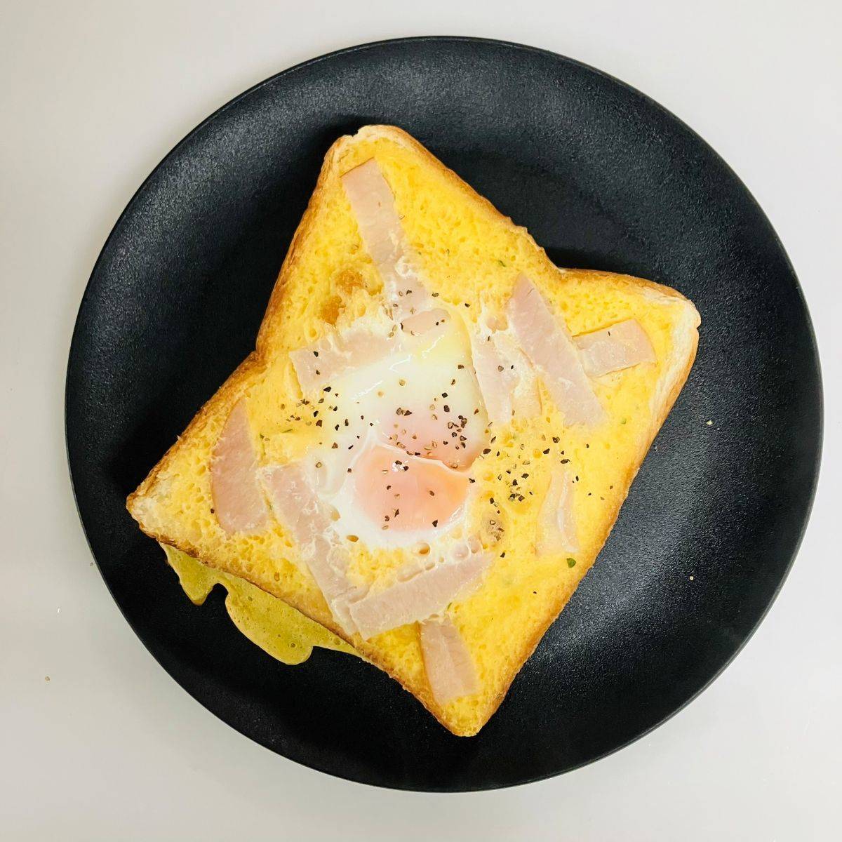 パスコ公式の「ほうれん草のポタージュキッシュトースト」のレシピ