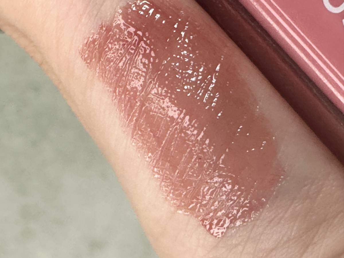 AMUSE　べべティント　バニラローズのスウォッチ画像