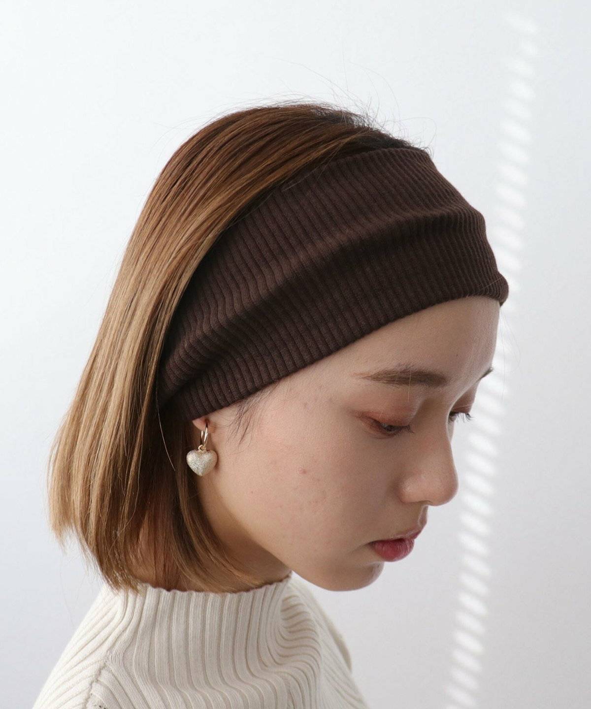 ショートヘアとヘアバンド