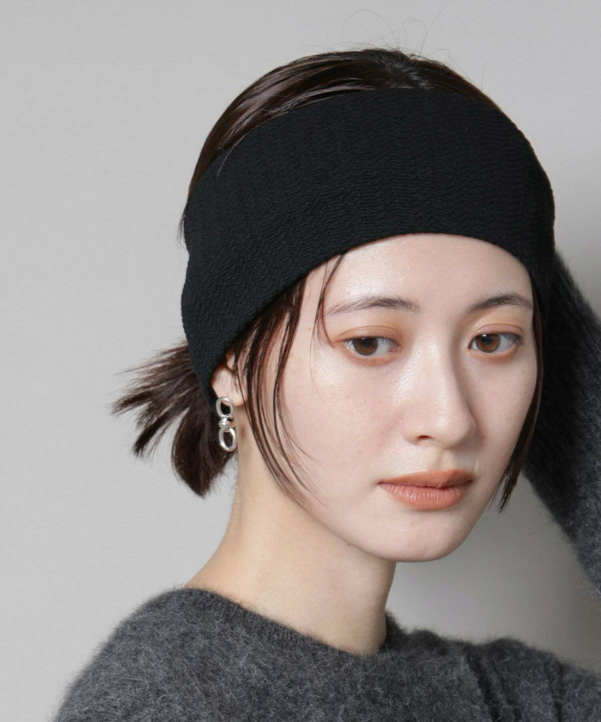 ヘアバンドコーデ