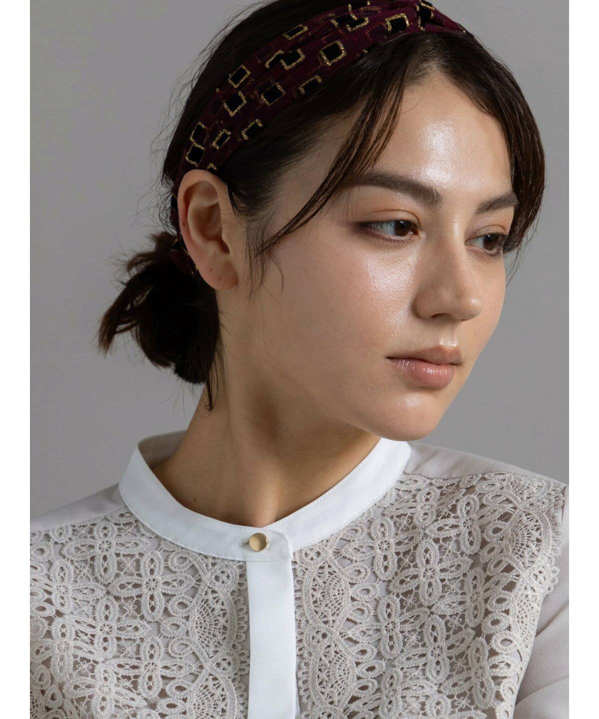 ヘアバンドコーデ