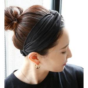 ヘアバンドを使った簡単アレンジ16選！髪の長さと年代別におすすめスタイルを紹介