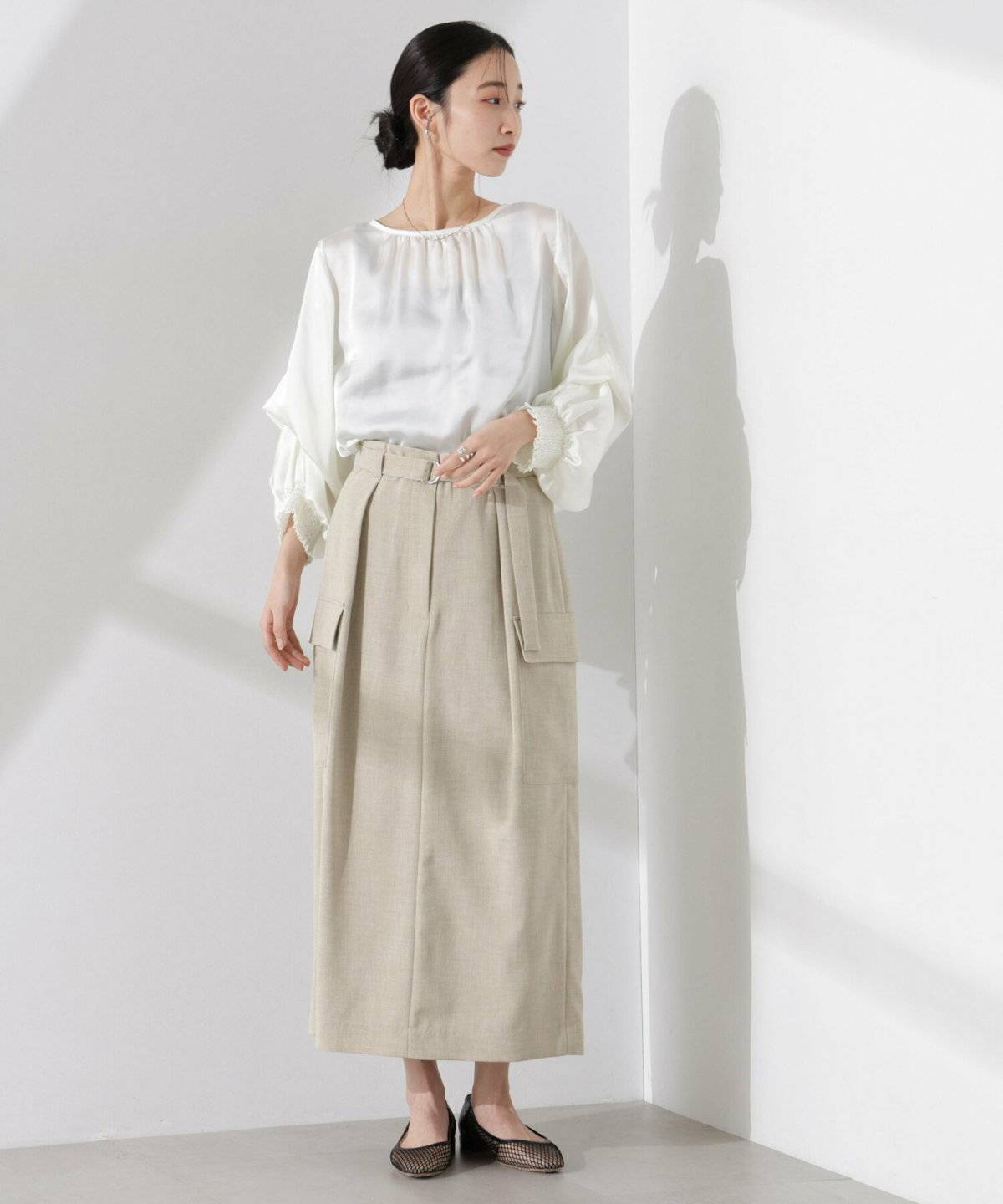 スカートコーデの女性