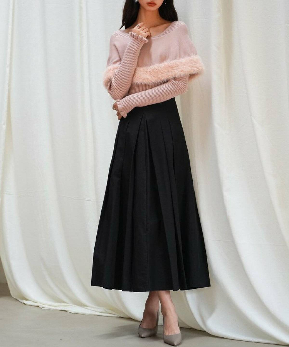 スカートコーデの女性