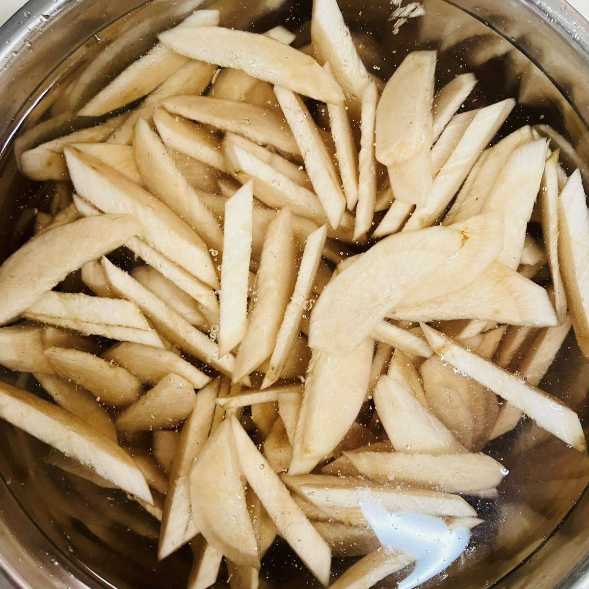 JAグループ公式の「ゴボウと房総ポークのラッカセイ和え」のレシピ