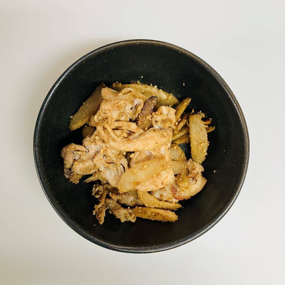 JAグループ公式の「ゴボウと房総ポークのラッカセイ和え」のレシピ