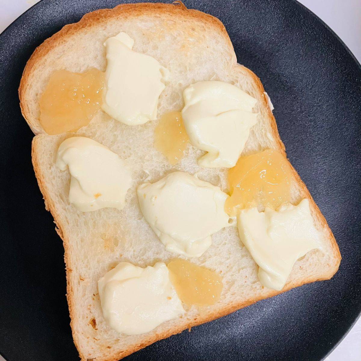 パスコ公式の「クリームチーズとフルーツジャムトースト」のレシピ