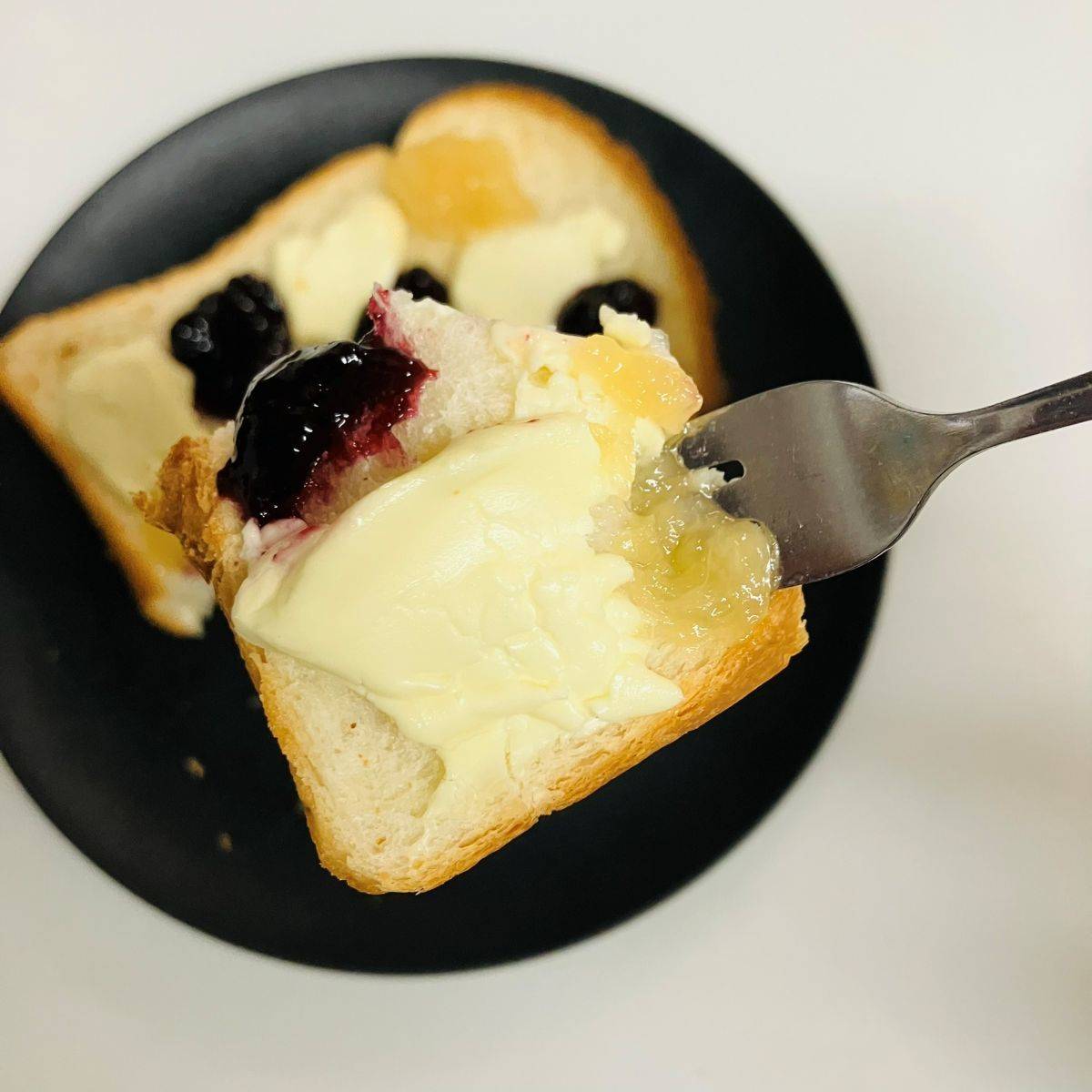 パスコ公式の「クリームチーズとフルーツジャムトースト」のレシピ