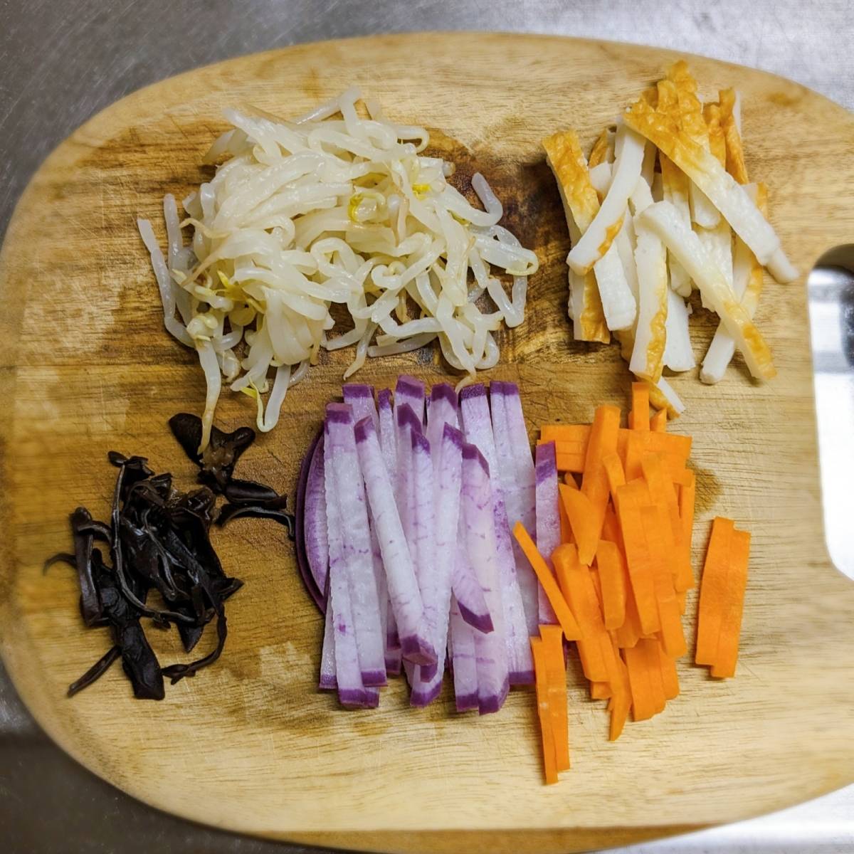 ニッスイ公式の「活ちくわの炒め五色なます」のレシピ