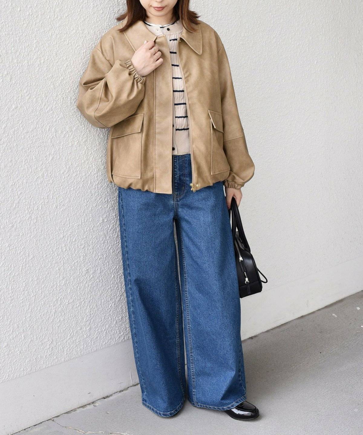 ベージュ　ライダース　コーデ