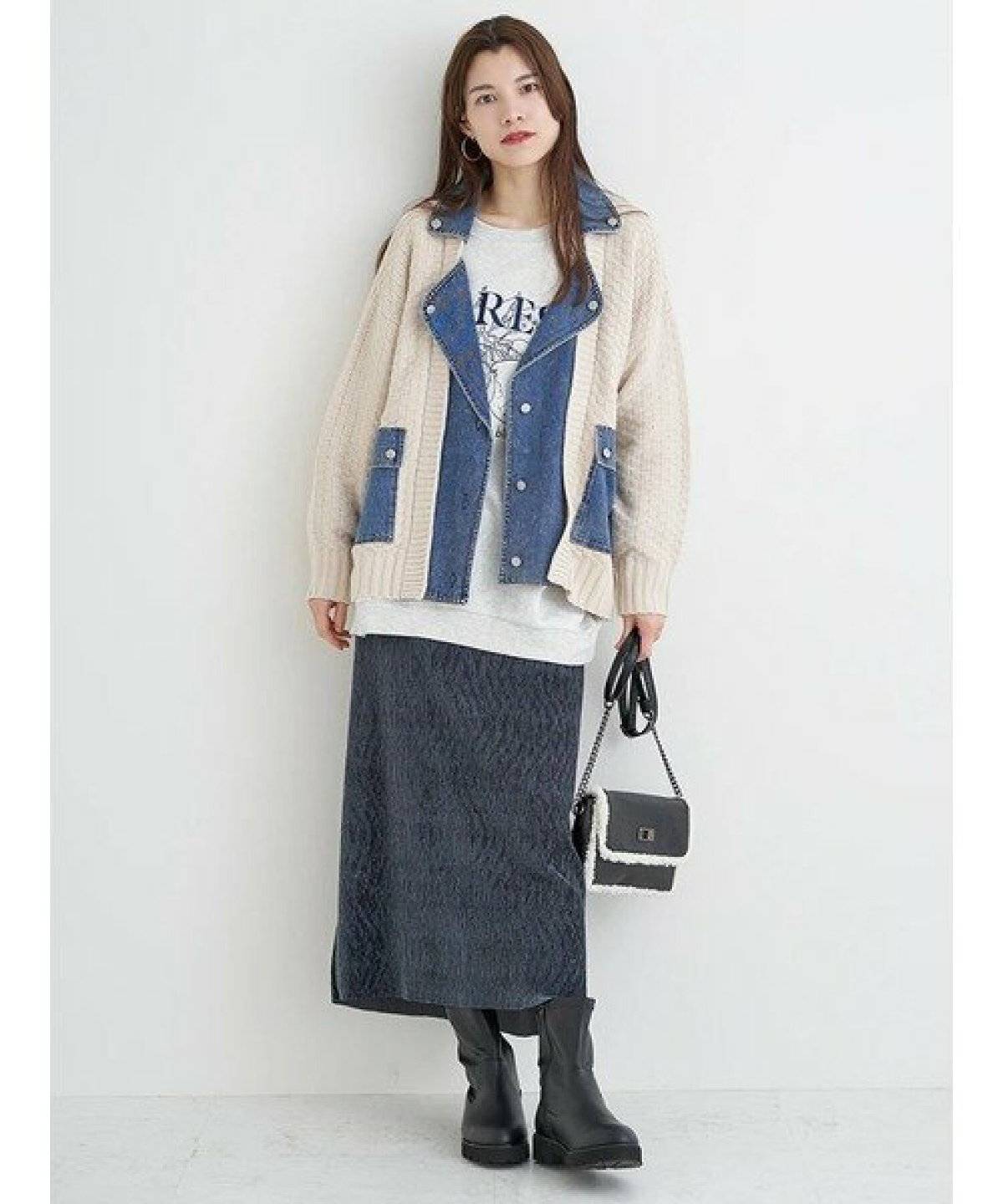 ベージュ　ライダース　コーデ