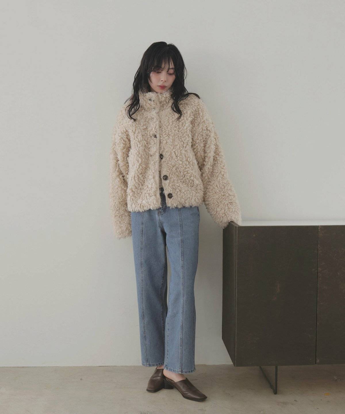 ファーブルゾン×デニムパンツ