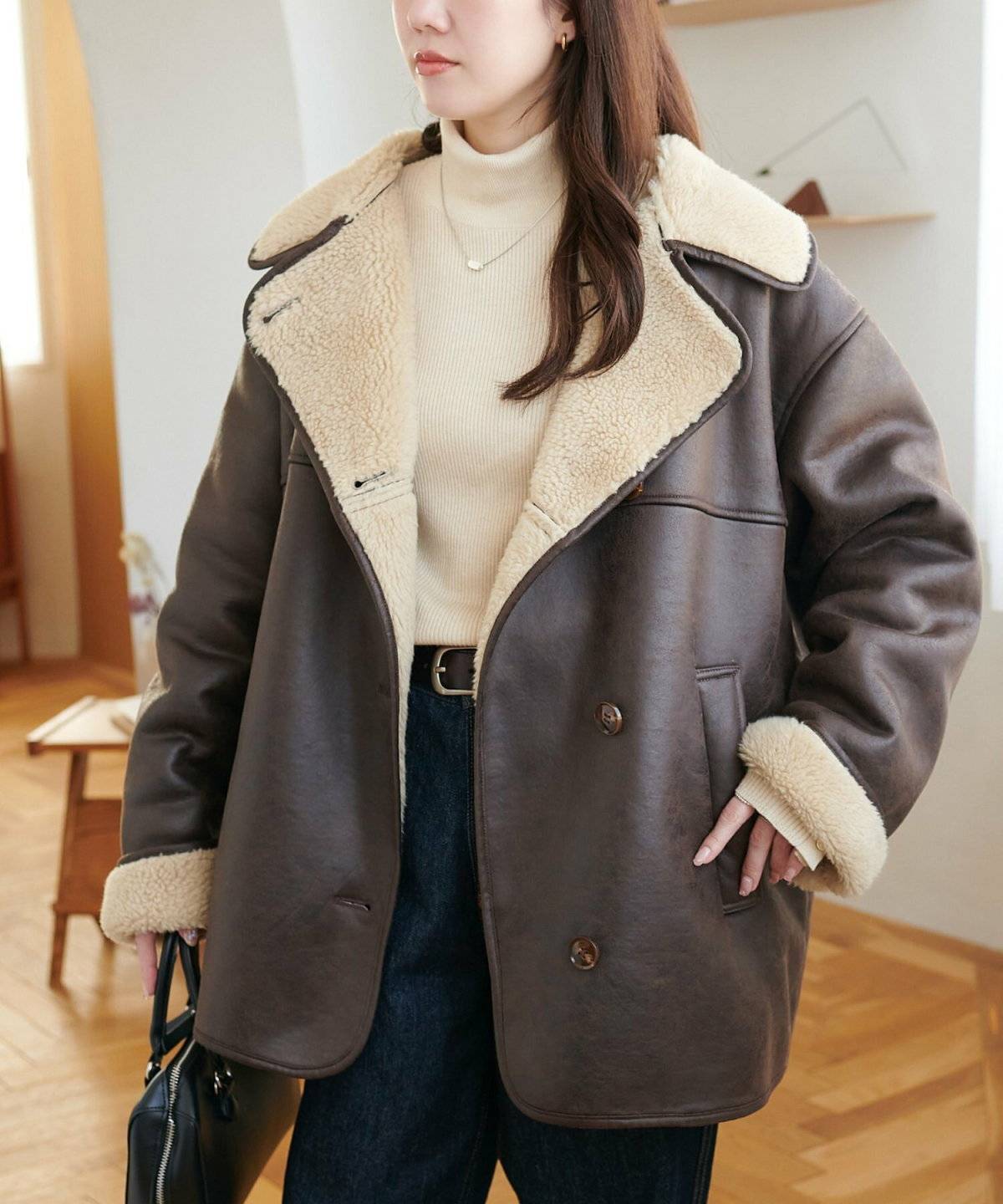 ムートンコート×デニムパンツ