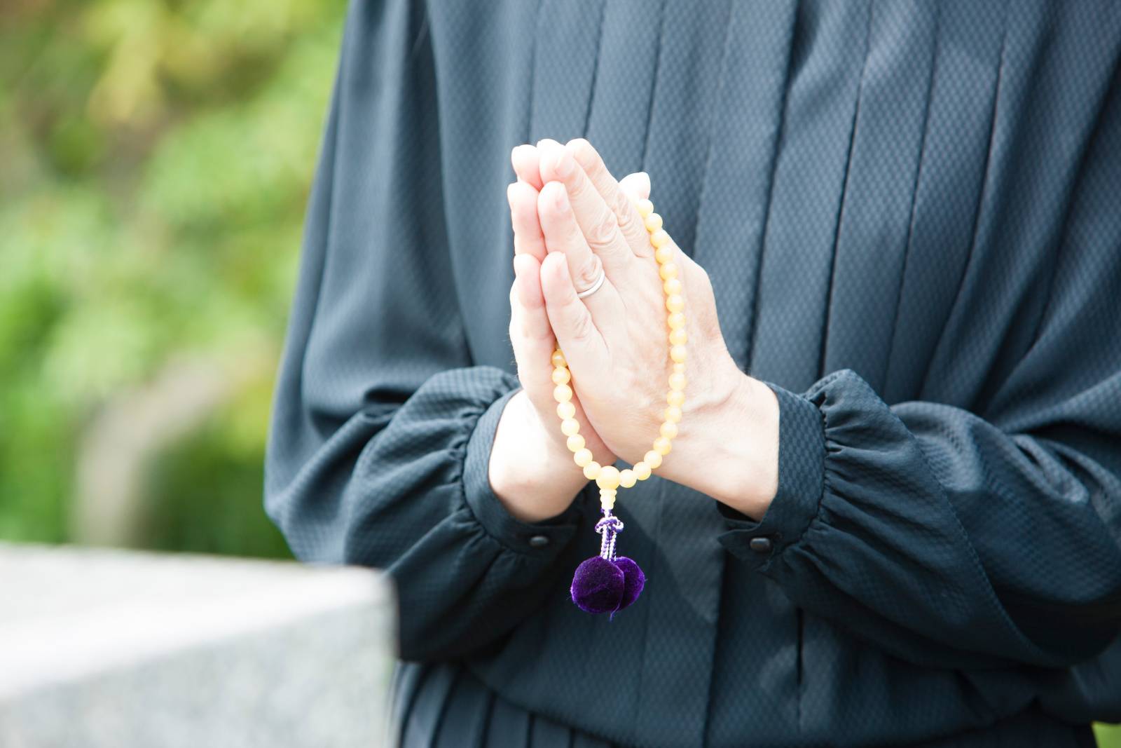 年末　金運　上がる　お墓参り