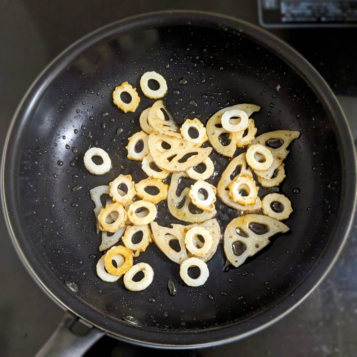 タカノフーズ公式の「ちくわとレンコンの納豆炒め」のレシピ