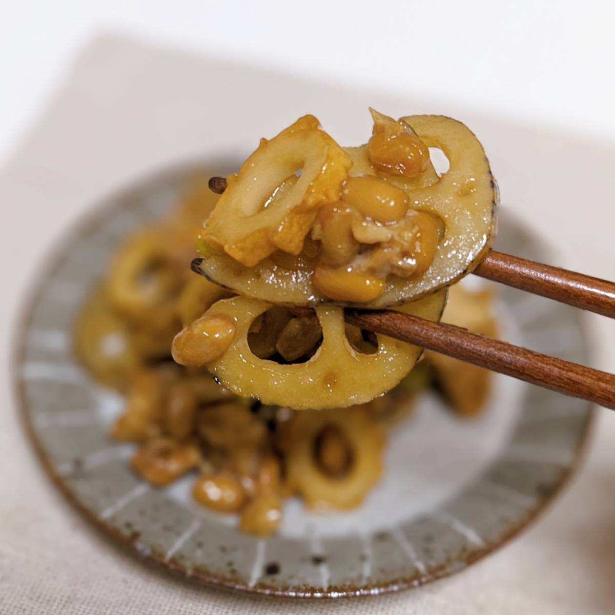 タカノフーズ公式の「ちくわとレンコンの納豆炒め」のレシピ