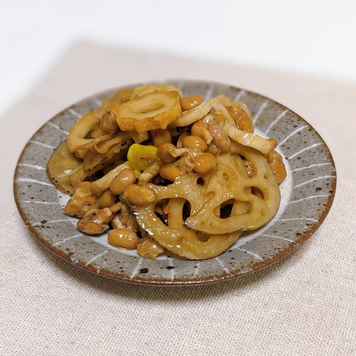 タカノフーズ公式の「ちくわとレンコンの納豆炒め」のレシピ