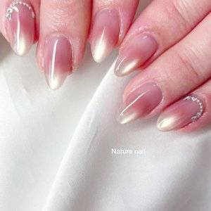 【2025年冬】悪目立ちなんて無縁だよ。最新ミルキーピンクネイル5選