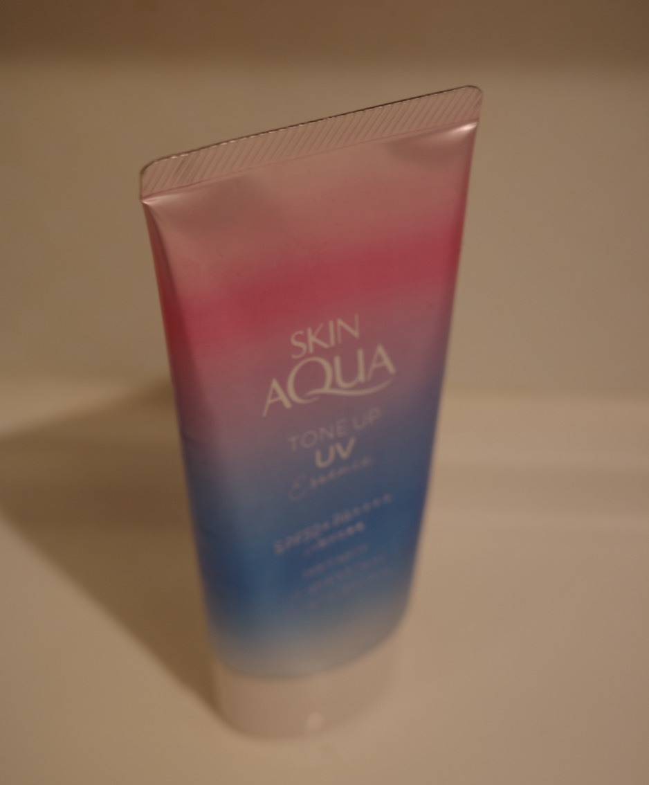 スキンアクア トーンアップUVエッセンス